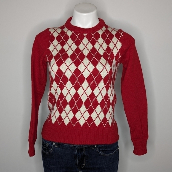 ✨3/$15 Vintage Andrew St.John red white argyle acrylic sweater S - Picture 1 of 9